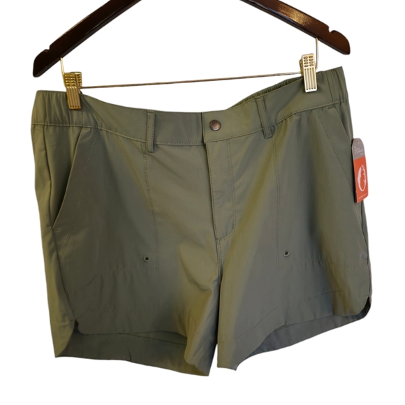NWT The American Outdoorsman Women's Performance Shorts Size XL Sage Green - Picture 1 of 17